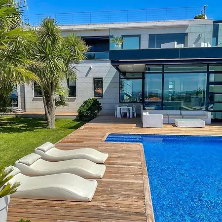 Lujosa Vistas Al Mar Y Piscina Climatiza Villa