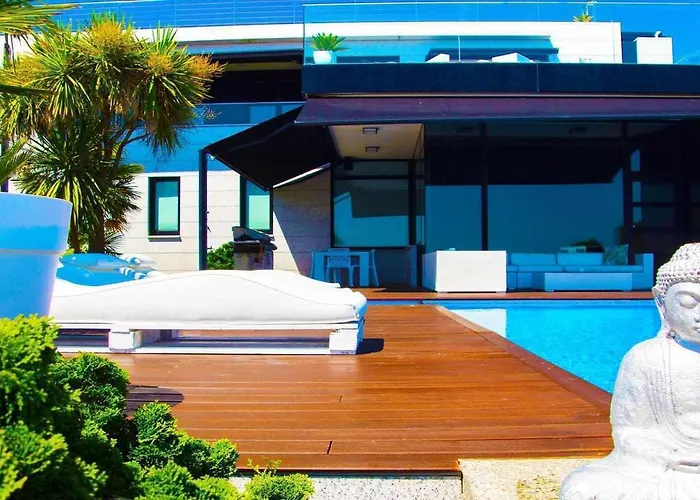 Lujosa Vistas Al Mar Y Piscina Climatiza 산신소