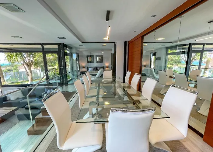 Lujosa Vistas Al Mar Y Piscina Climatiza 산신소