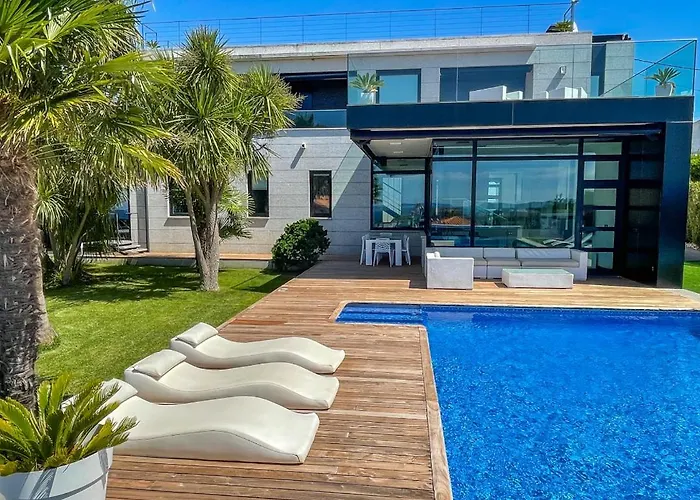 Lujosa Vistas Al Mar Y Piscina Climatiza 빌라