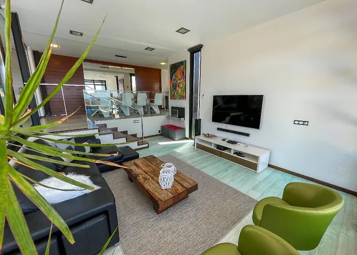 Lujosa Vistas Al Mar Y Piscina Climatiza 빌라 산신소